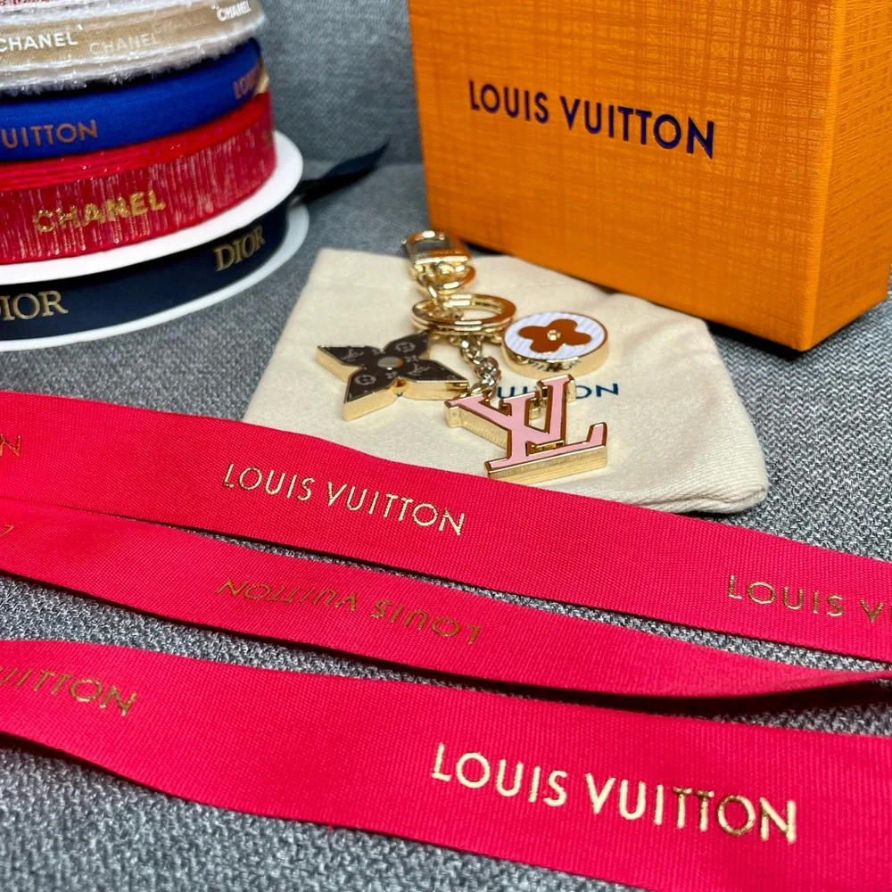 Louis Vuitton Holiday Ribbon - 3/4” Red w/ Gold Lettering - Picture 3 of 4